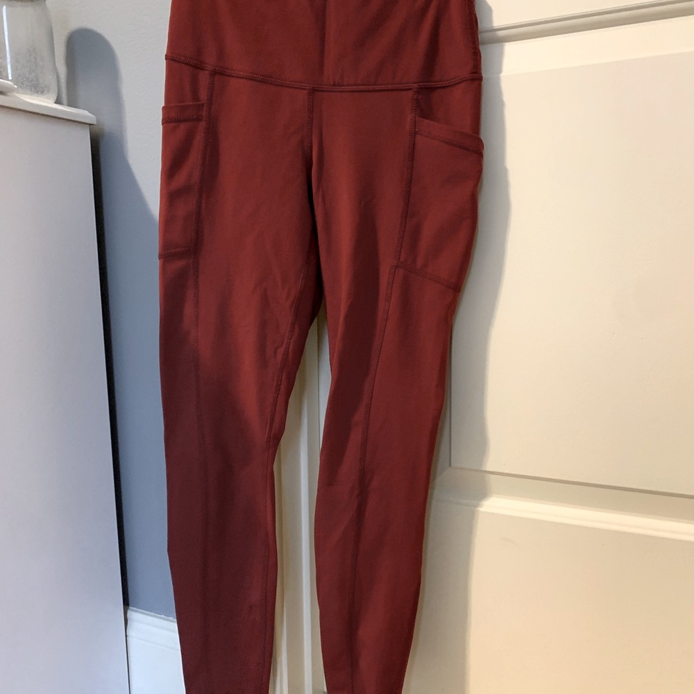 Yogalicious 7/8 legging size XS in red